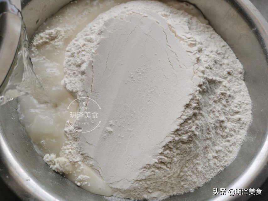 烙韭菜盒子用生鸡蛋,韭菜盒子里面的韭菜鸡蛋要炒熟吗