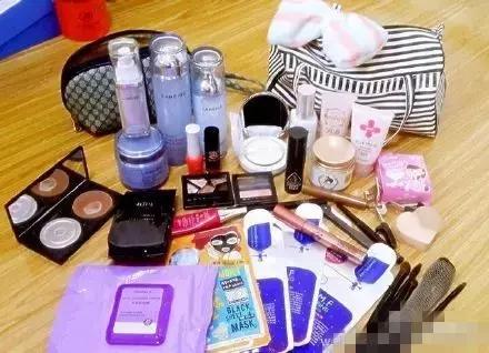 隐藏式梳妆台你见过吗,别人的梳妆台照片