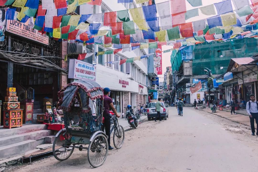 这个微笑国度,见人就夸漂亮,300元就能在天空滑翔