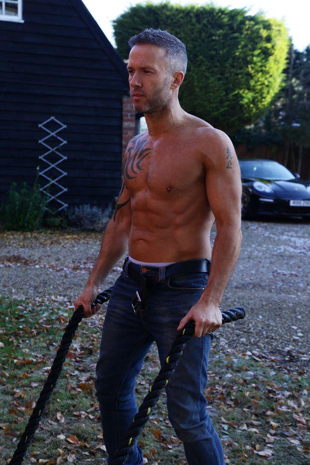 22天练出6块腹肌,21天练出8块腹肌全球公认