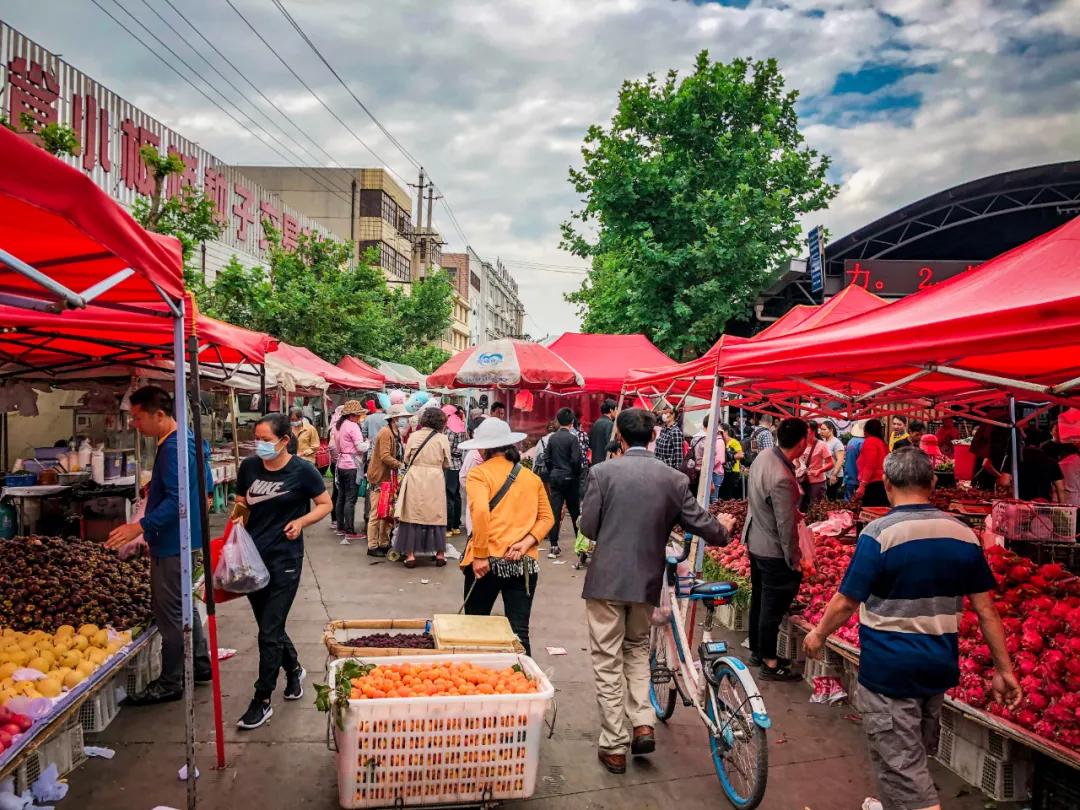 每逢周天,昆明人都喜欢来这里赶街!你去过吗?