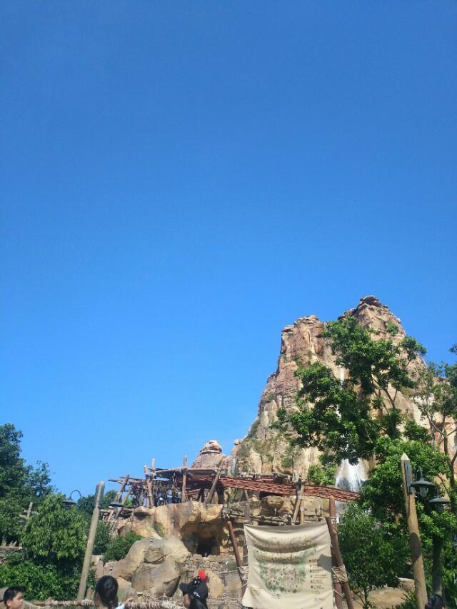 童话终究敌不过商业资本,童话美好与现实残酷的落差