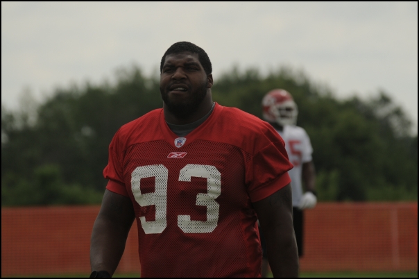 225磅有多重,nfl橄榄球225磅卧推纪录