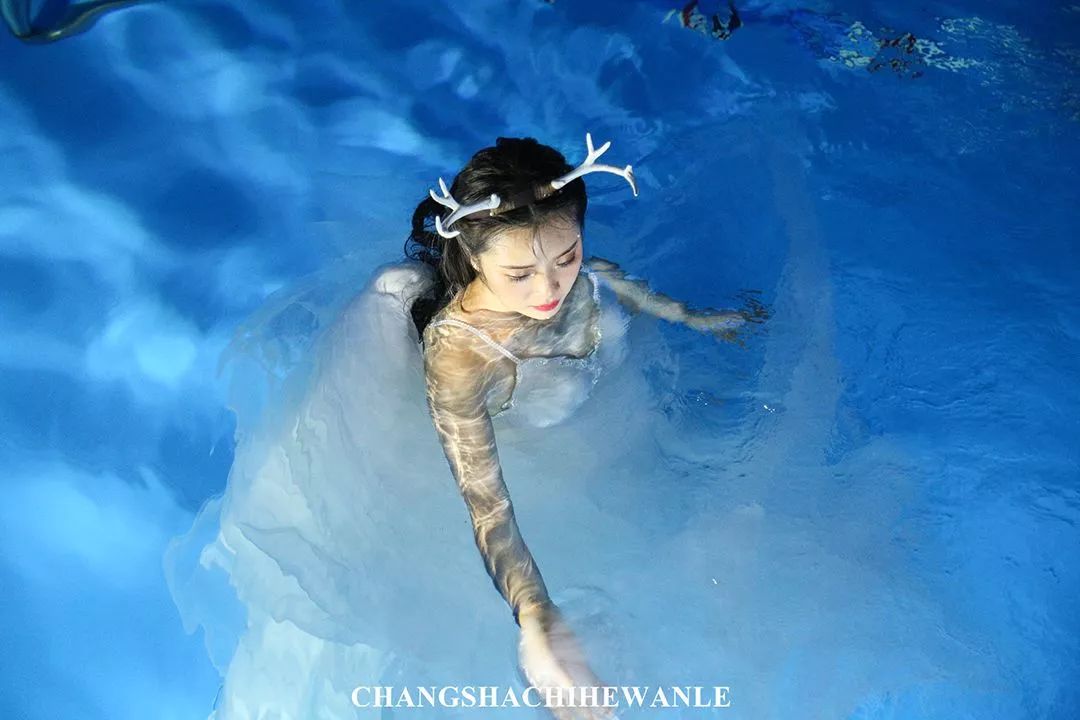 引爆星城！三亚仙气十足的水下摄影来长沙啦~湖南卫视率先取景