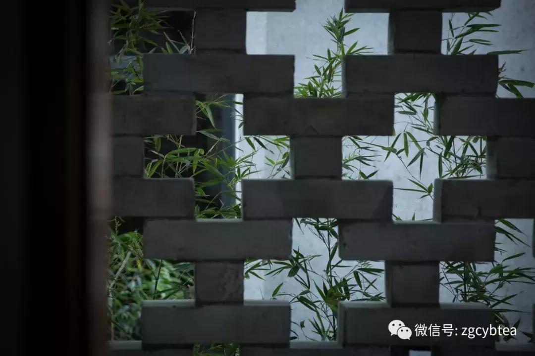 喝茶的时候总感觉嘴里咸得很,喝茶嘴里发甜咋回事