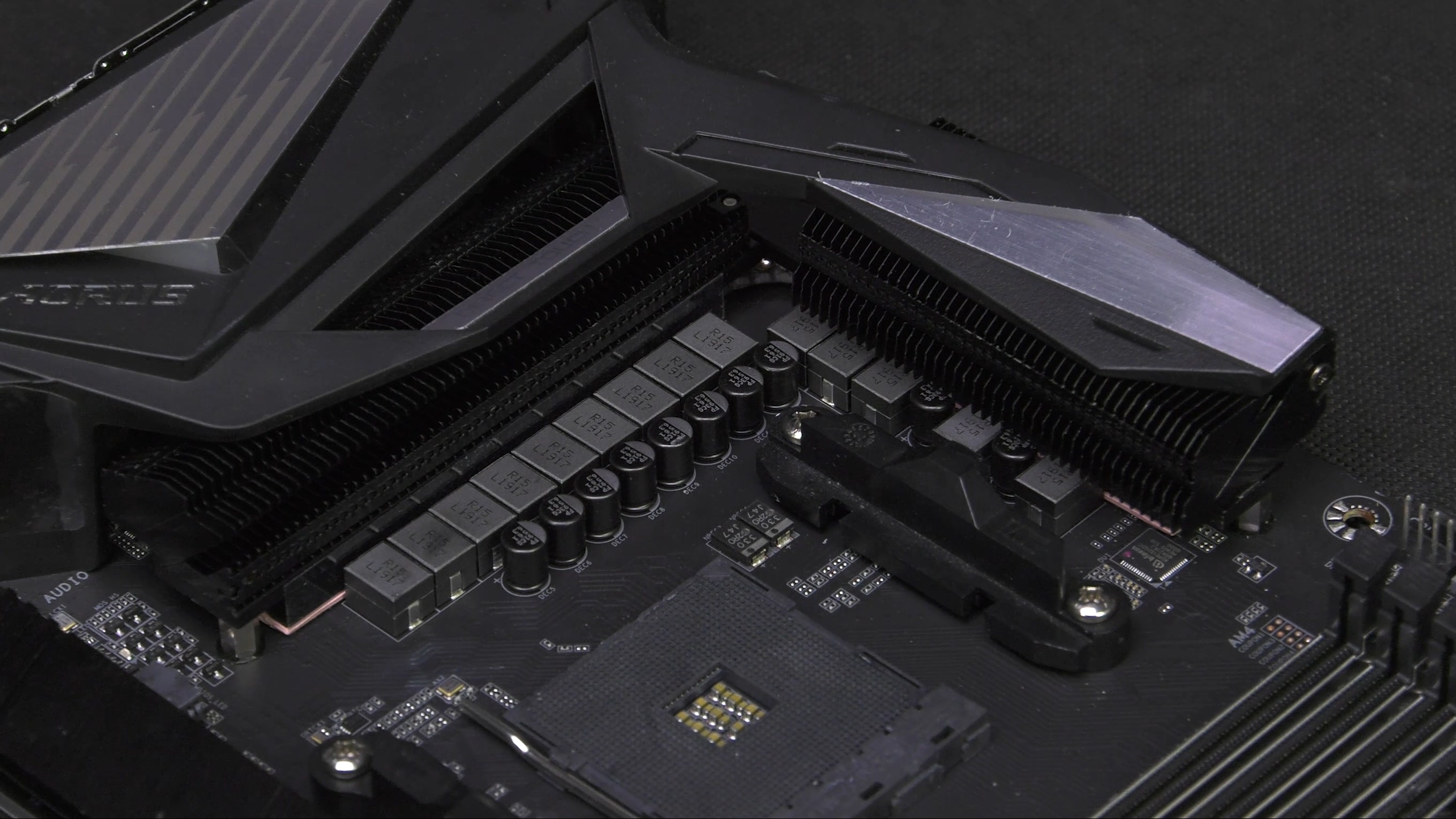 用3950X主板会120度？十款主流X570主板消费报告