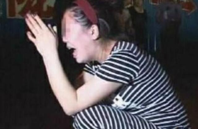 九岁女儿发烧不停说洗衣机坏了,8岁女孩高烧说胡话视频