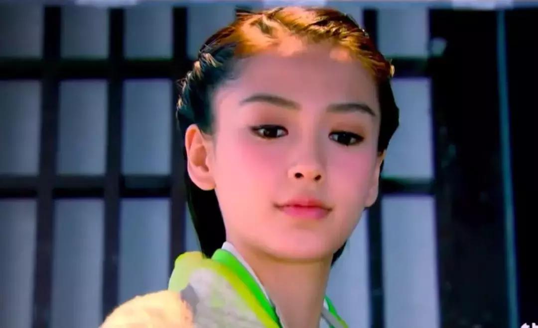 经常戴美瞳的女明星,被美瞳毁掉