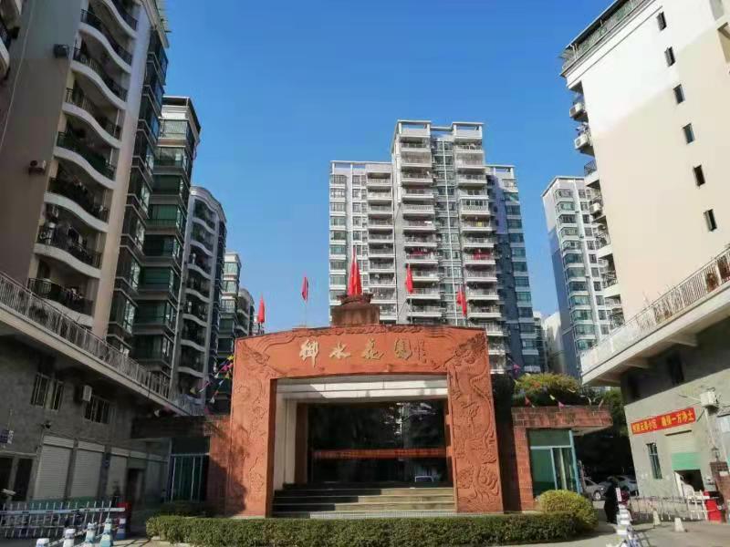 小区保安岗亭,小区保安老王