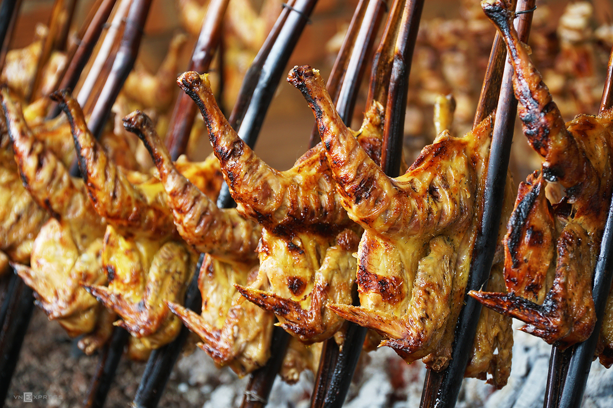 越南特色好吃的美食大全攻略 (40种好吃的越南美食)