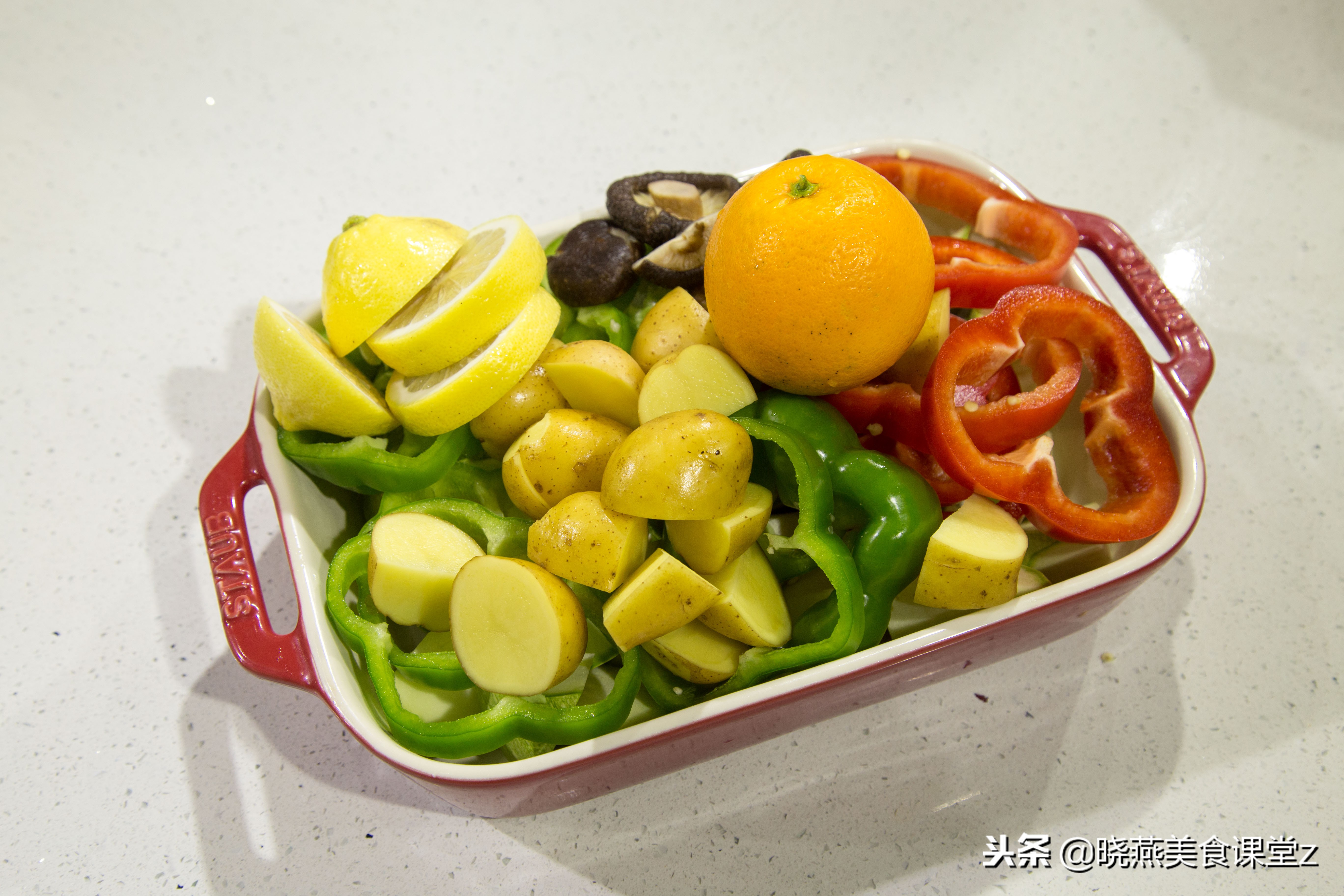 新奥尔良烤鸡怎么保持皮嫩,烤箱新奥尔良烤鸡做法教程