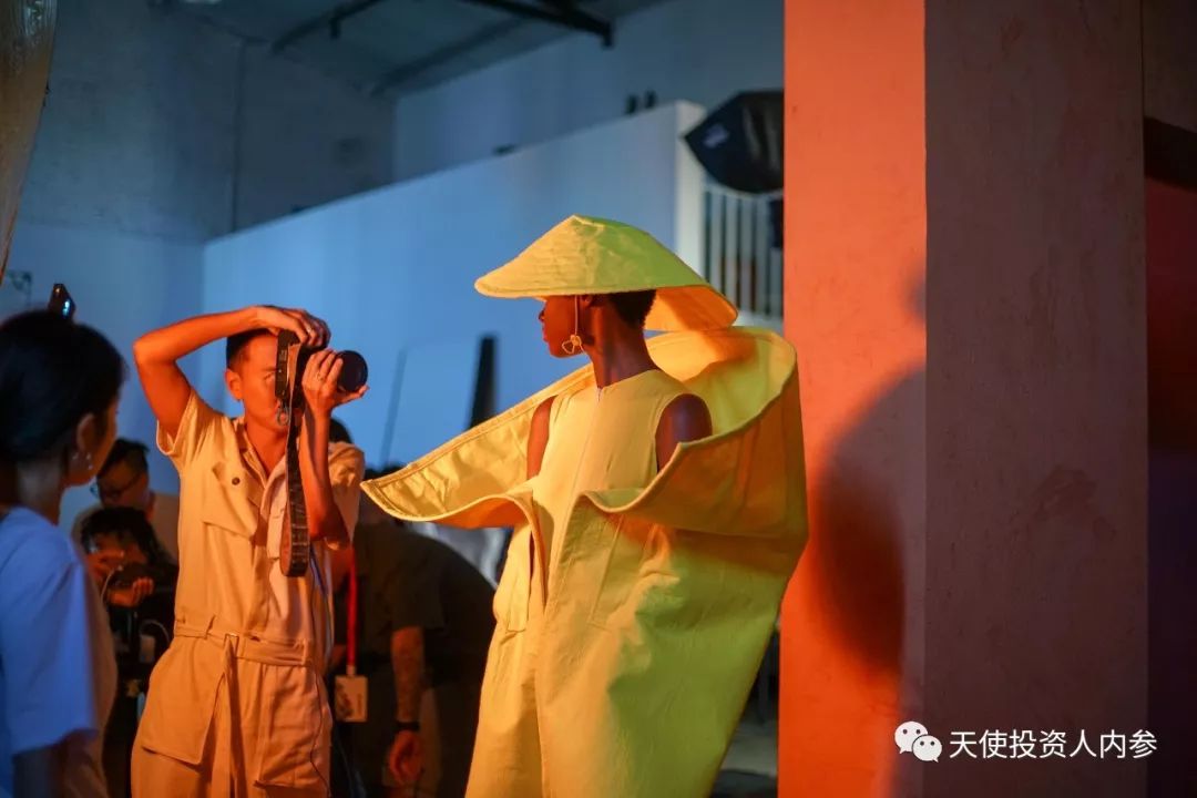 「我是创始人」033：郑燕楠@LightingMODE