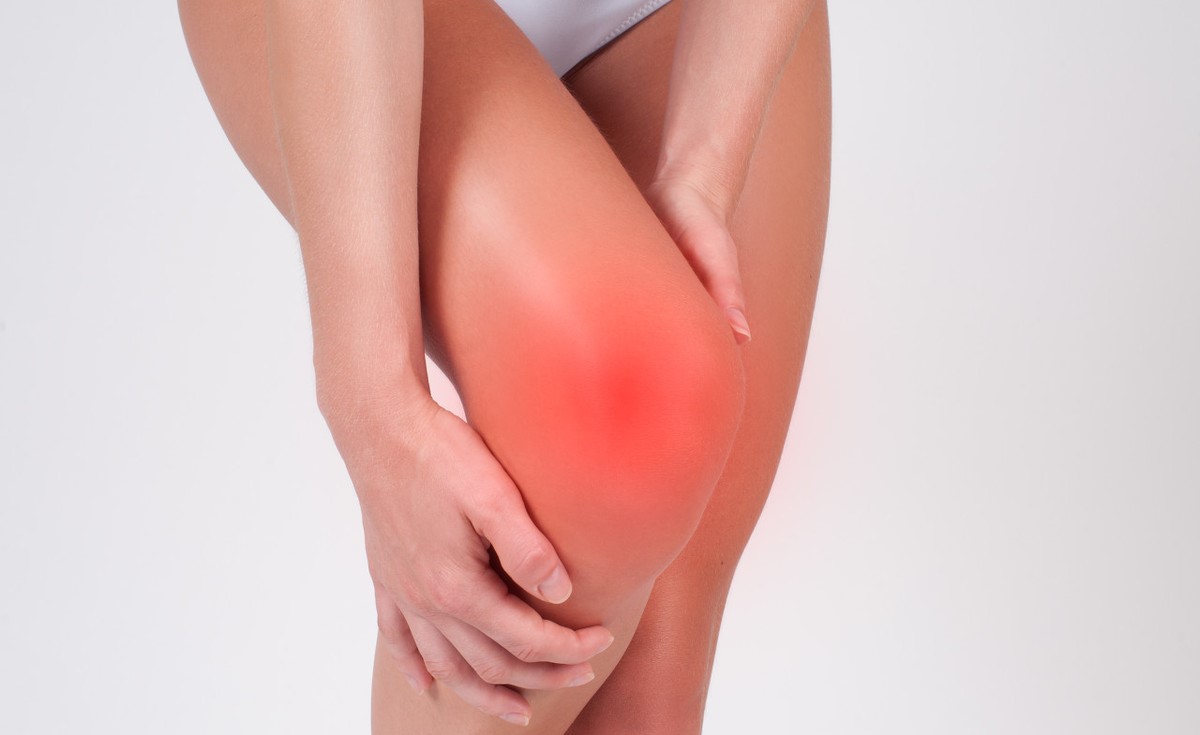 膝盖上方的肌肉肿胀发硬怎么消肿,半月板撕裂术后膝盖肿胀多久消肿