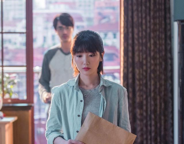 男人见到自己喜欢的女孩什么反应,男人面对真爱的第一反应是胆怯