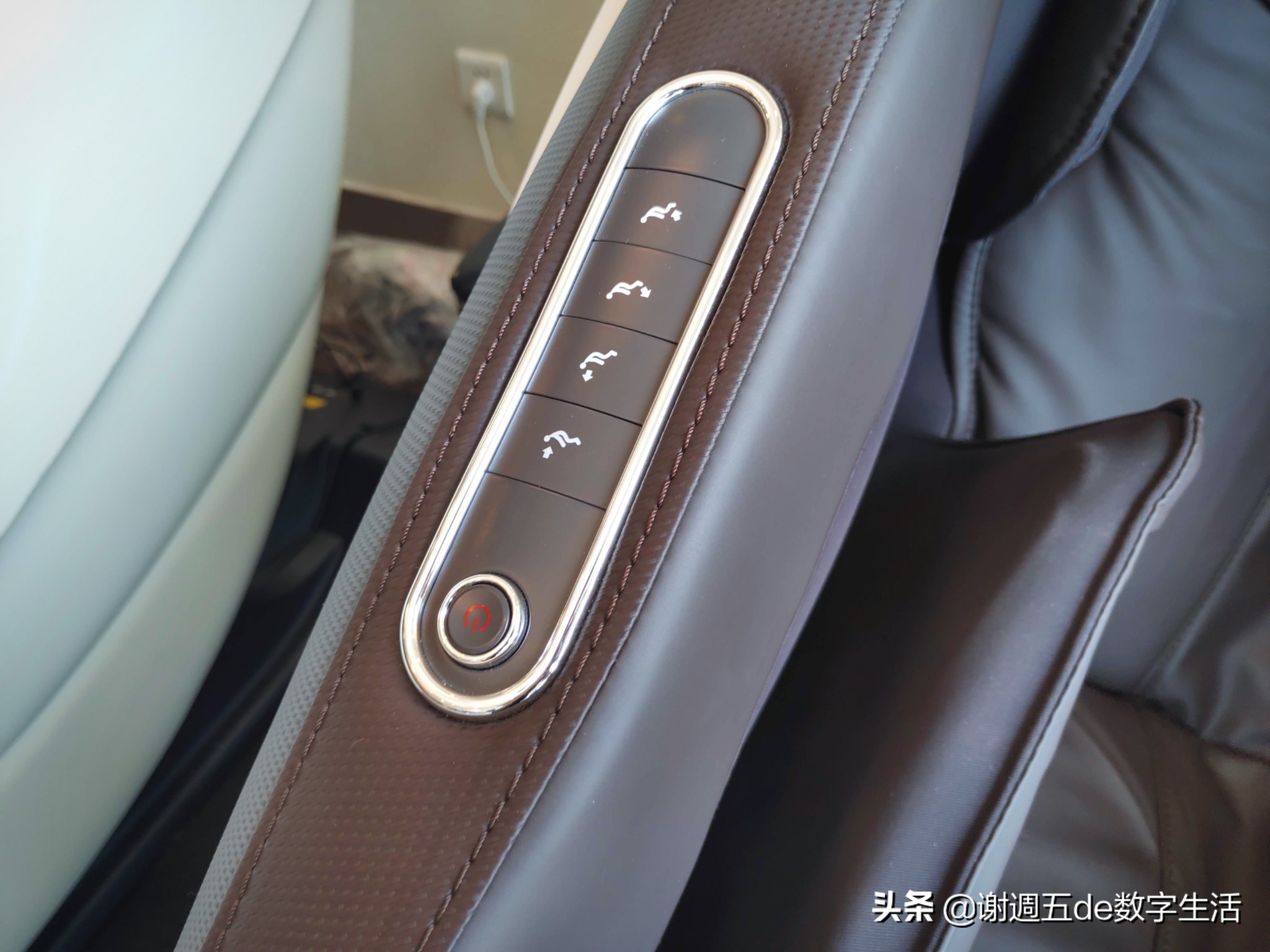 让健康和孝心陪伴妈妈每一天，督洋按摩椅线下选购实录