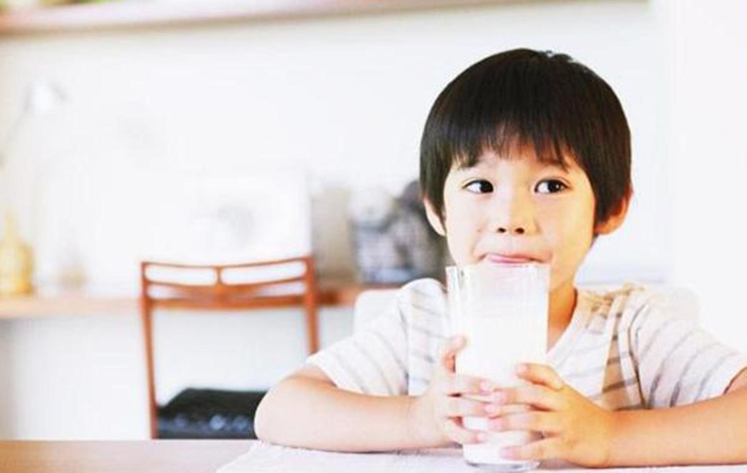 补钙对青少年长高有帮助吗,长高吃钙片和喝奶粉补钙哪个好