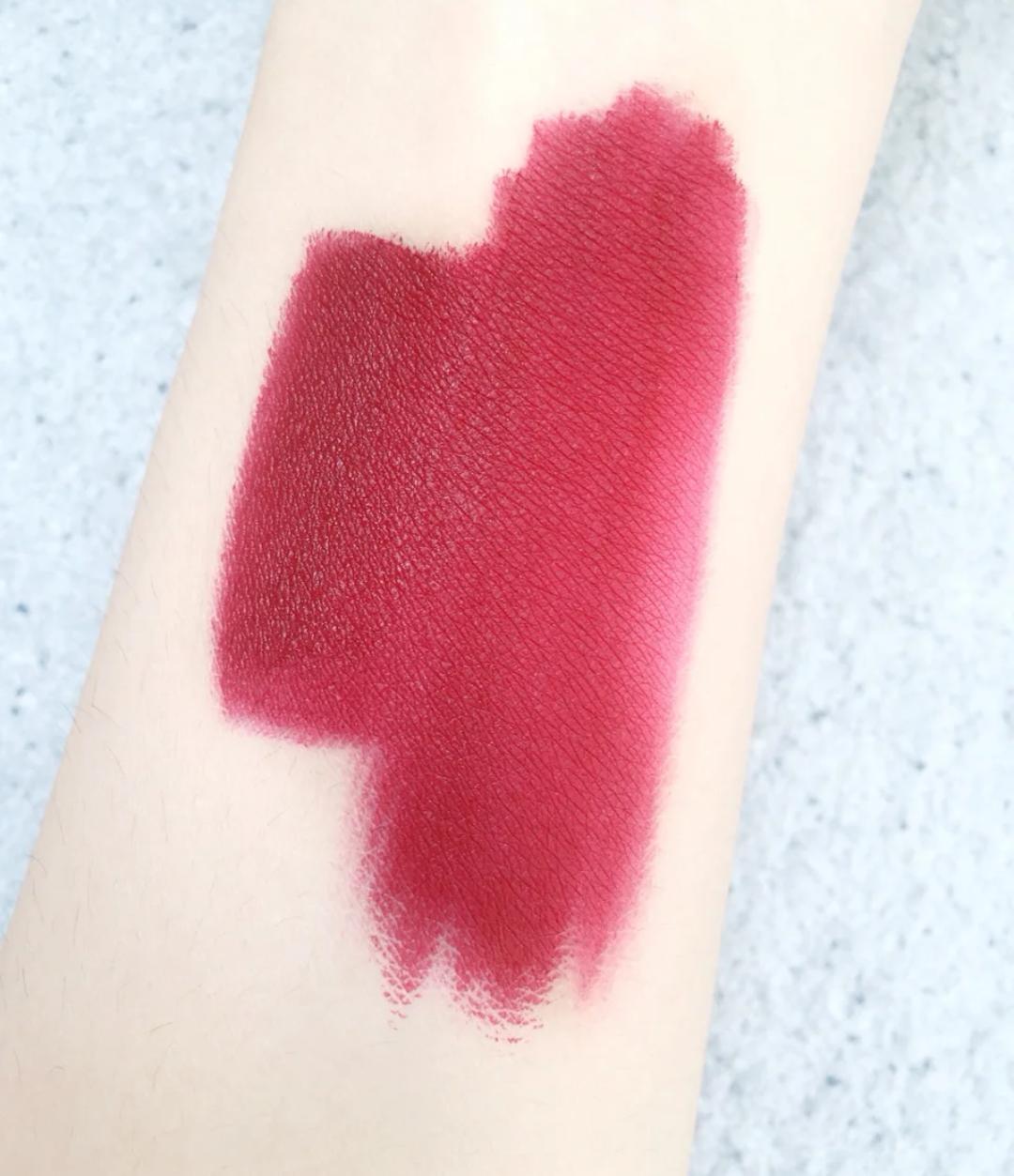 迪奥新款蓝金口红999,小金条21跟迪奥999哪个更好看