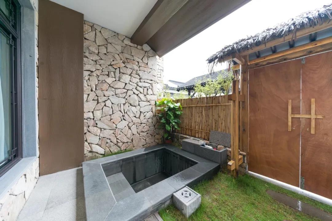 河源最好的温泉度假村,河源温泉度假村的泉眼