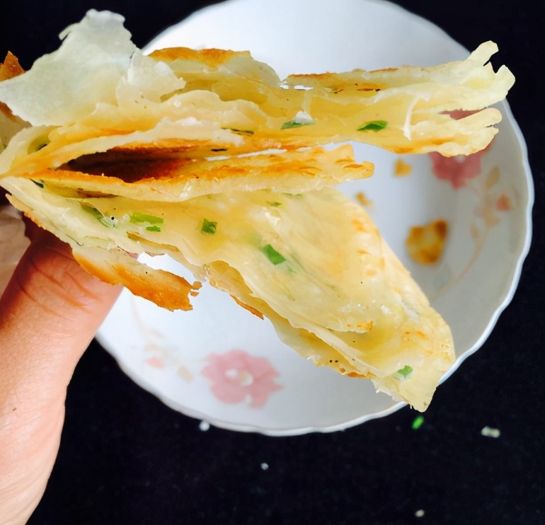 包饺子剩余的饺子皮怎么做,包剩下的饺子皮可以怎么做才好吃