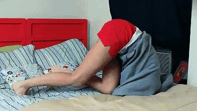 月经前期肚子疼瑜伽哪个动作缓解,月经期肚子疼做什么瑜伽动作缓解