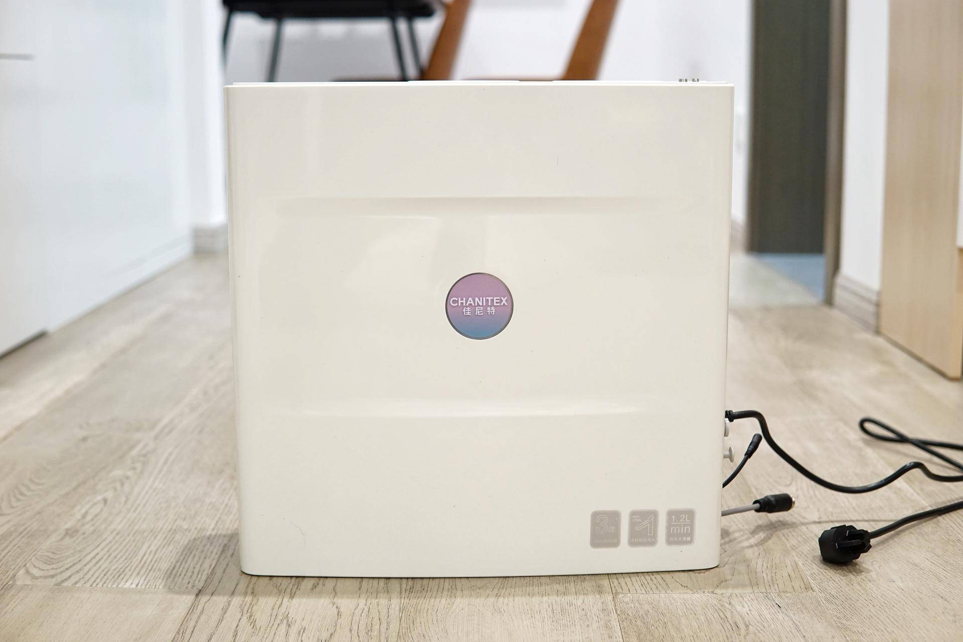 房价那么贵一点也不能浪费,台面净热一体净水机测评