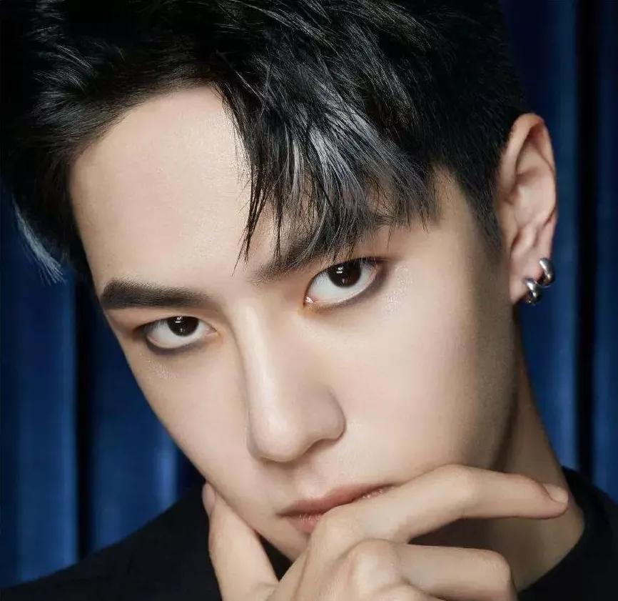 明星代言化妆品到底咋样,明星代言化妆品为什么不抹脸上