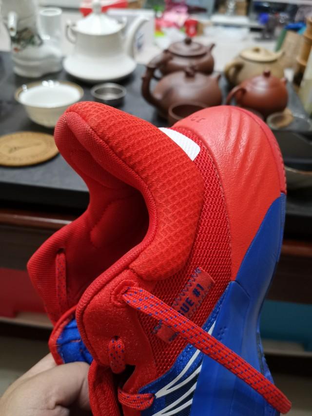 米切尔蜘蛛测评,阿迪达斯米切尔一代配色