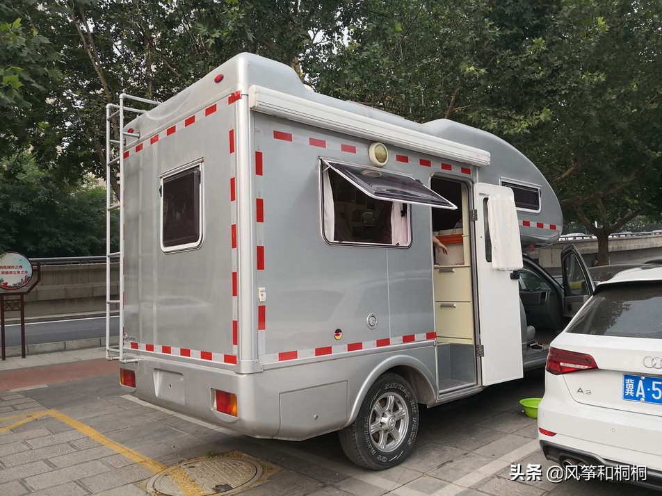 开房车自驾游的生活,老婆当专职司机