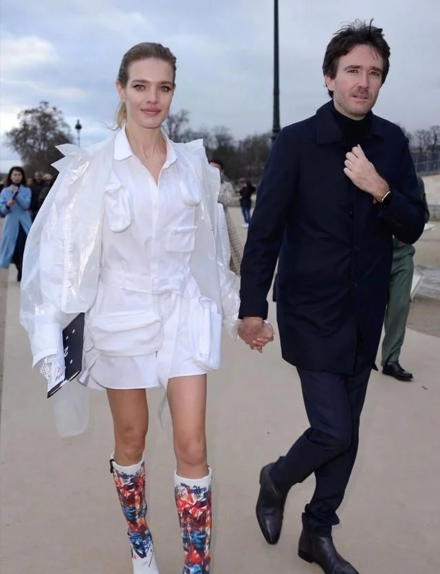 38岁LV太子妃情商高！和准婆婆合照自己素颜当陪衬，老公咋不爱？