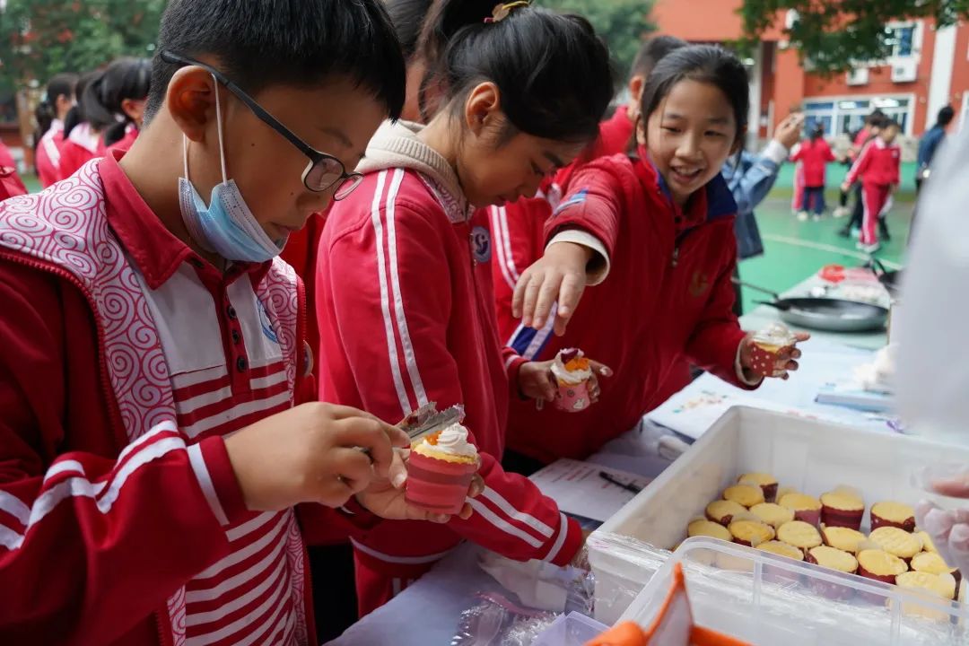 追梦，从新世纪外国语开始！小学职业规划教育，照亮孩子人生航途