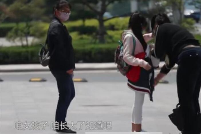 女孩初潮被路人发现,12岁女生初潮带血
