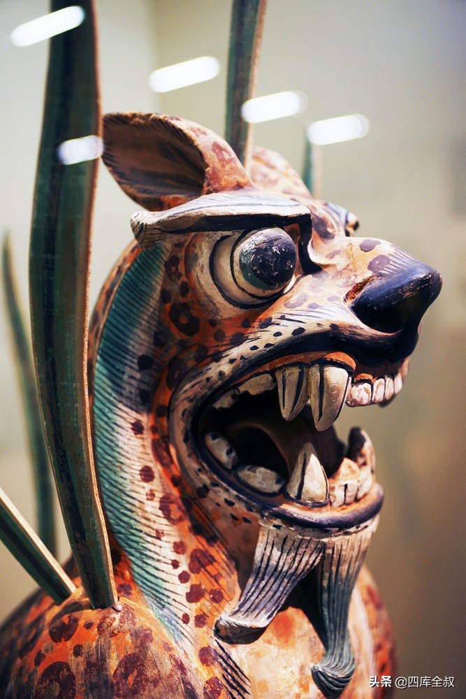 汉代彩绘俑一级文物图片高清,古代文物绘画线描三彩俑