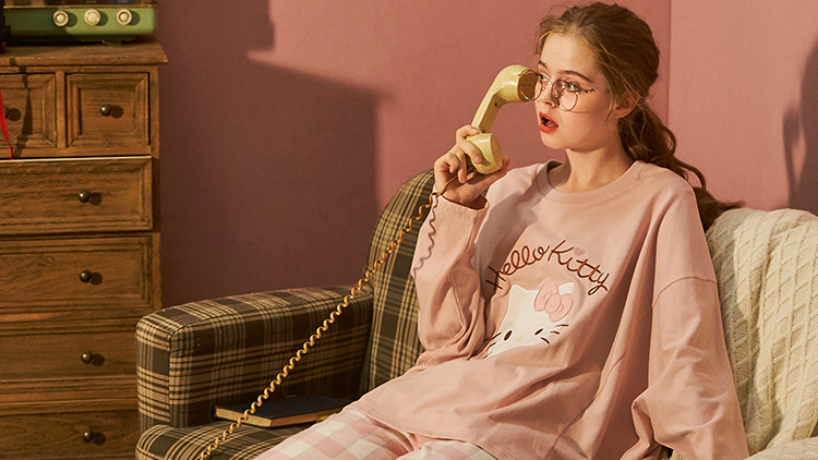 无帽子睡衣自拍姿势可爱,睡衣自拍姿势可爱