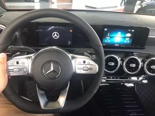 这是一台复古神车真的是太酷了,全新奔驰顶级大型suv