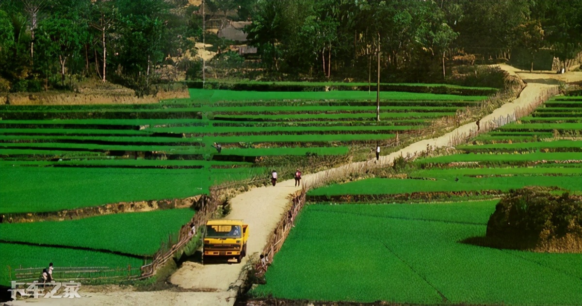 90年代东风小货车,90年代东风带卧铺的尖头卡车