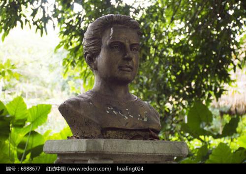 居里夫人发现镭的故事简介,居里夫人意外发现镭的故事简介