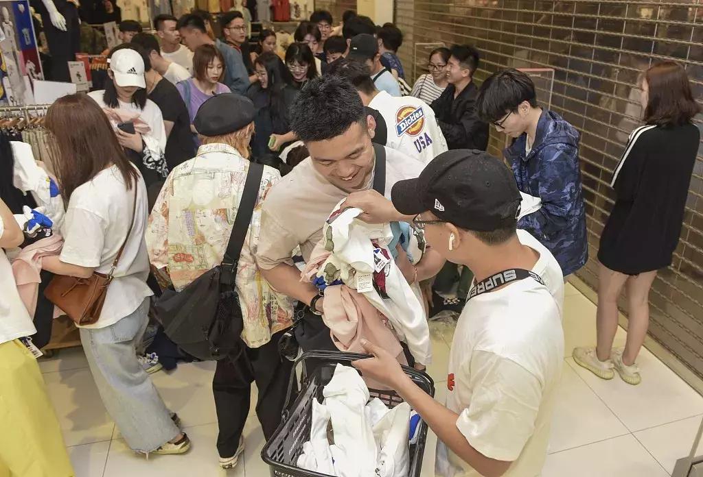 疯狂t恤,疯狂的衣服