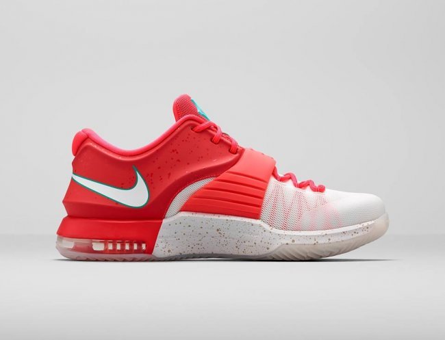 nba球员圣诞节穿什么鞋,nba球星平时穿什么鞋