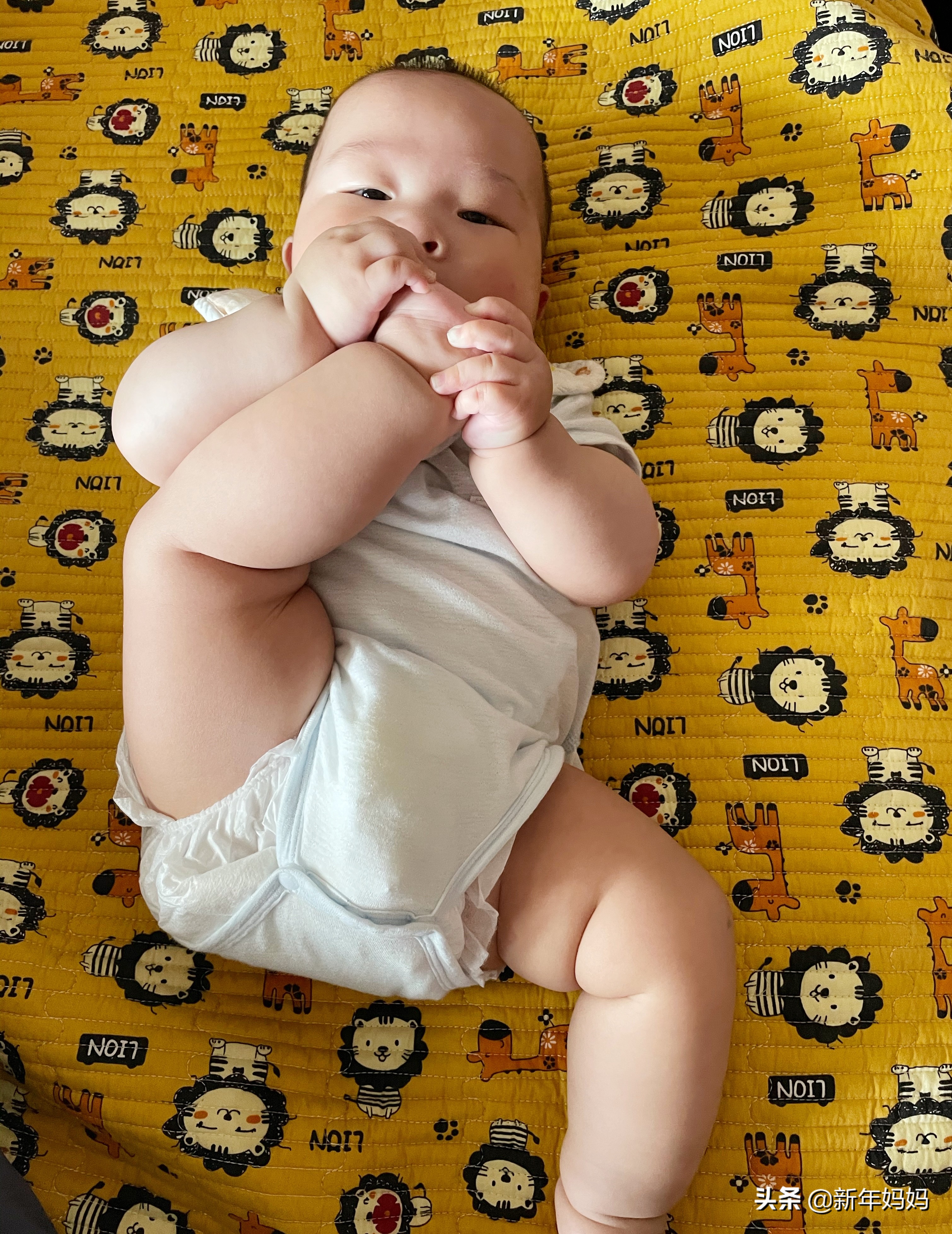 11个月宝宝出牙的症状和缓解方法,出牙期宝宝有什么症状