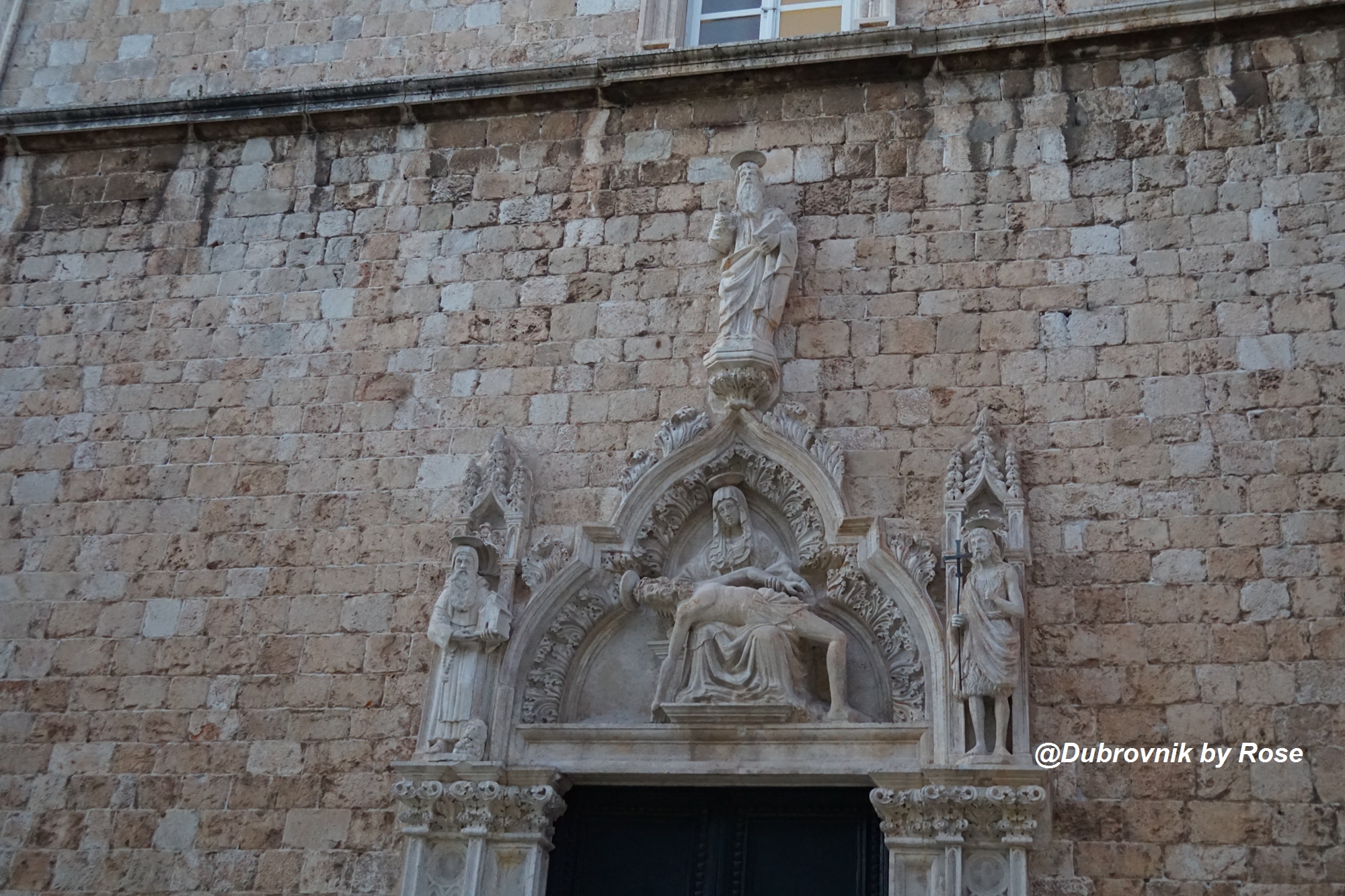 克罗地亚圣托里尼,克罗地亚和圣托里尼