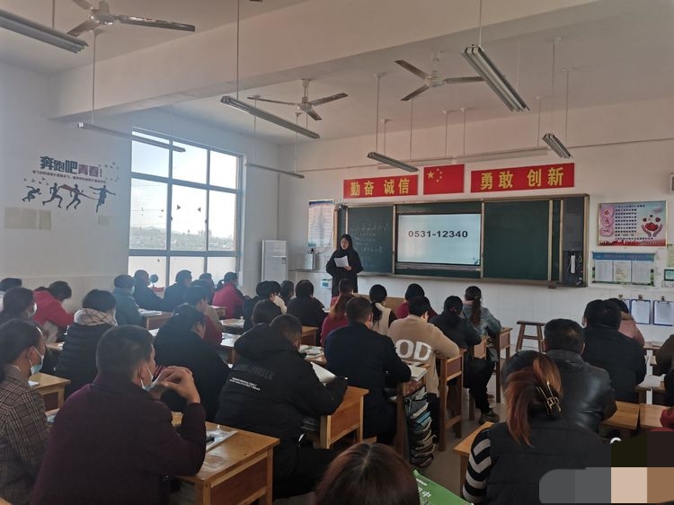 家长和学生共同成长的故事范文,家长学生共同成长手抄报