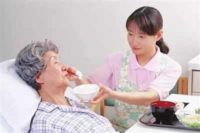 常期卧床老人如何照顾