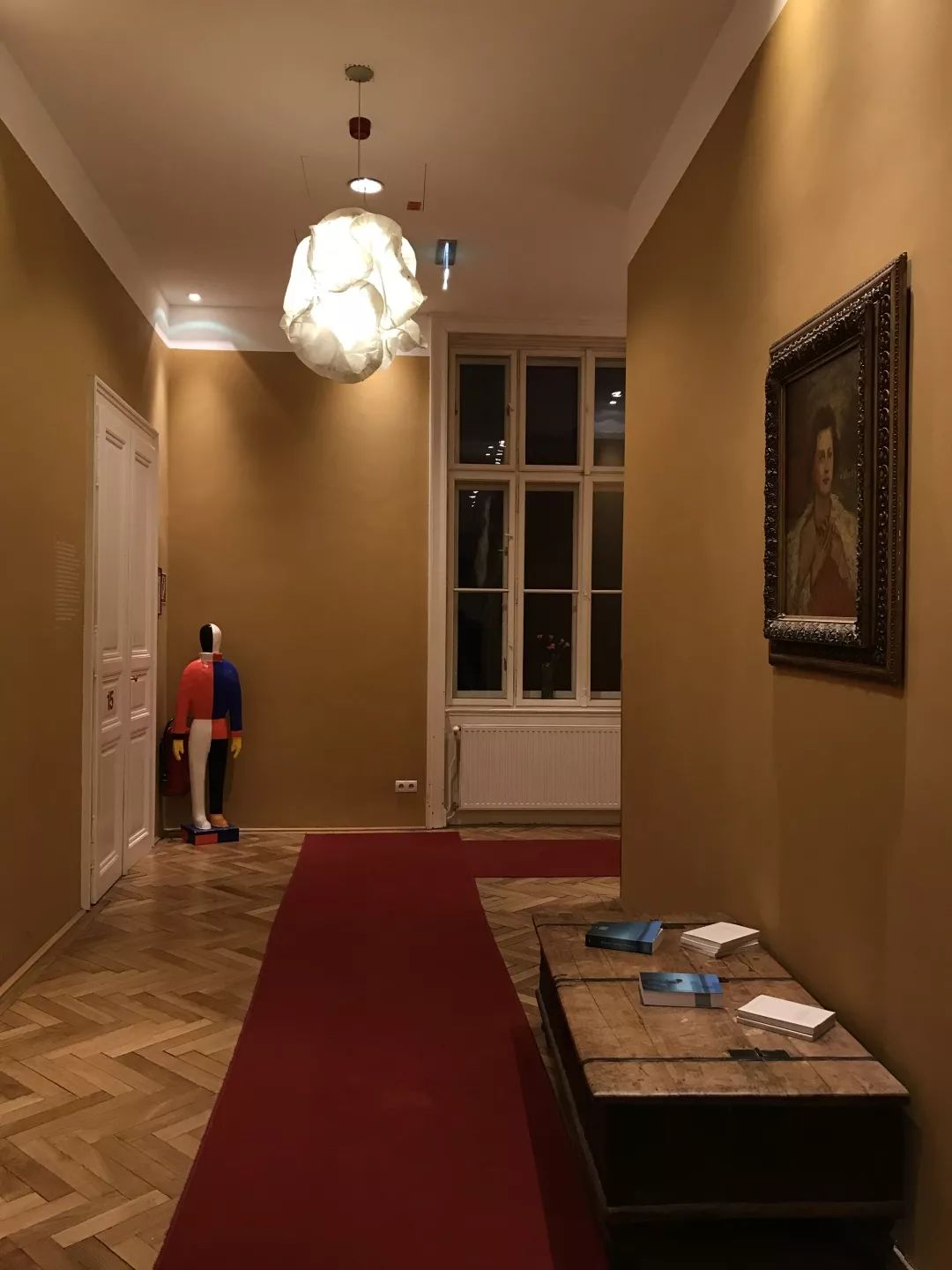 探访TON工厂看经典椅子背后的故事|疯狂24h我们去捷克干了啥?