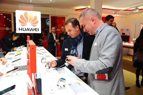 摩托罗拉和华为的关系,华为卖给摩托罗拉哪一年