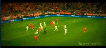 德国足球克罗斯绝杀,德国中场致命弧线克罗斯