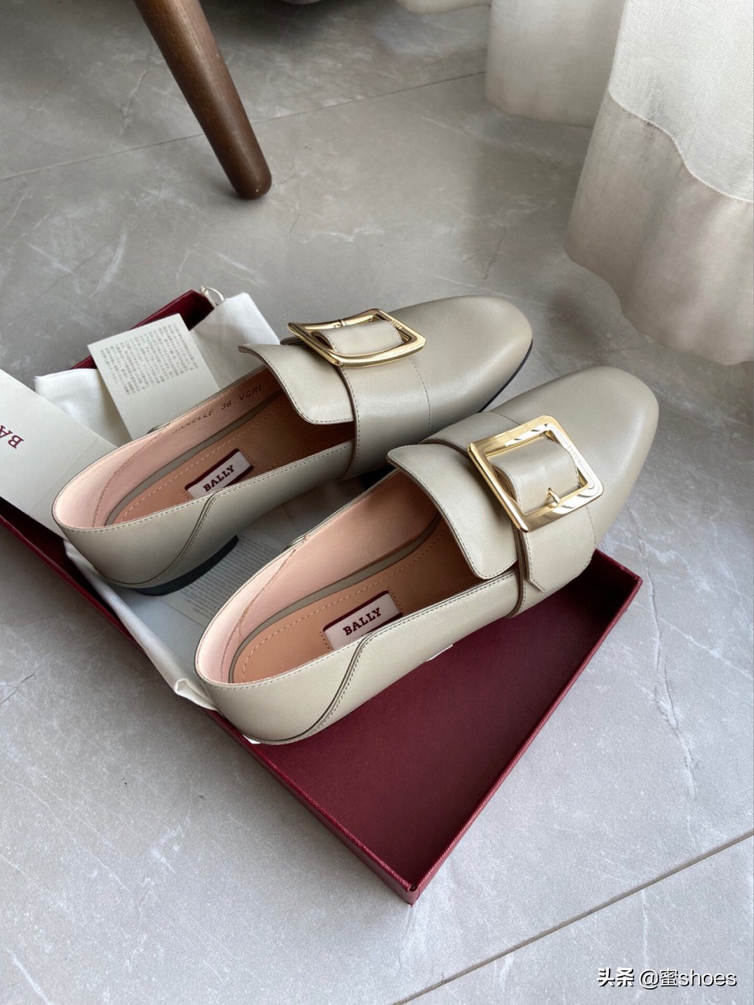 女士气质中跟鞋软皮,女士气质中跟鞋30岁