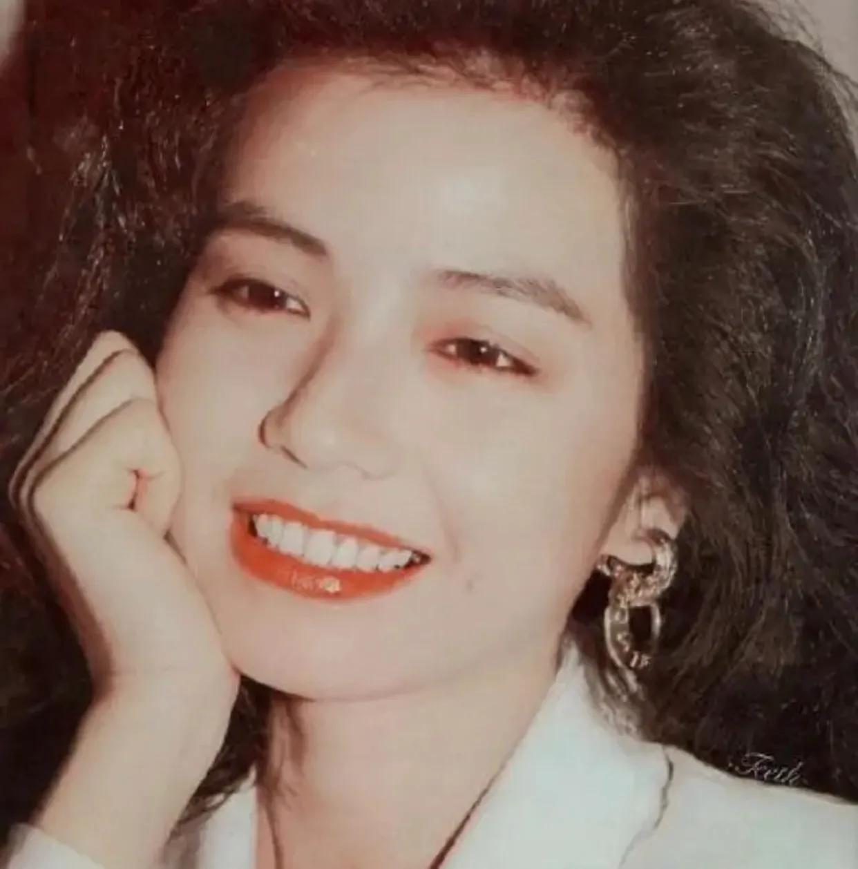 明星整容和不整容老去有什么区别,自然老去和整容明星的对比