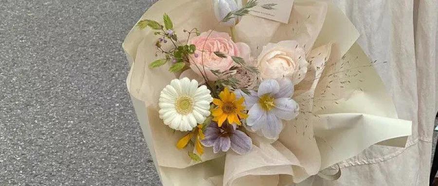 当普信男出现时,我的笑容又僵硬了几分