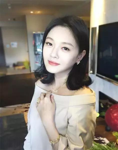 大S晒素颜照黑眼圈严重，4款眼霜让娇嫩肌肤透光！