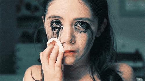 卸妆水怎么清理脸部,用卸妆水清洁皮肤真的干净了吗